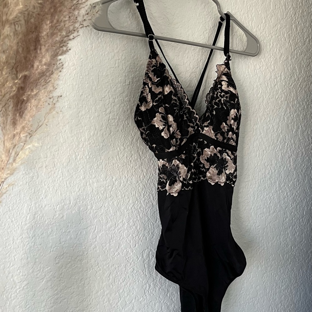 V-Neck Lace Bodysuit